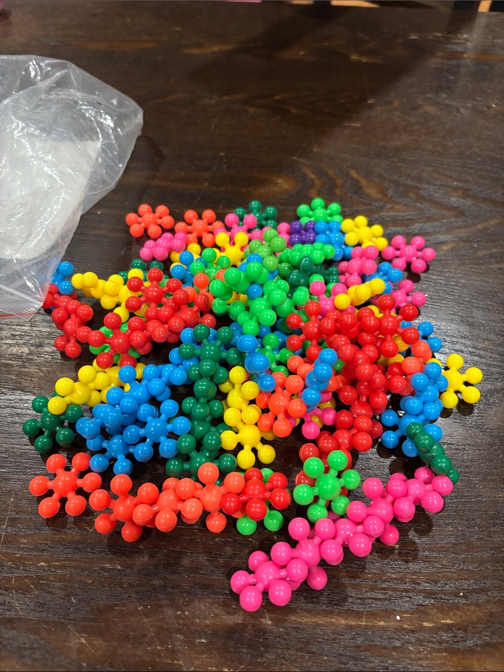 100 Colorful Interlocking Plastic Building Pieces - Multicolor